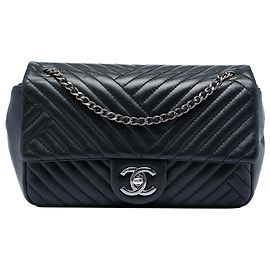 Chanel Black Small Lambskin CC Crossing Flap Noir