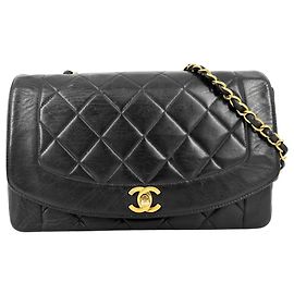 Bolsa de Ombro Chanel Matelassé Diana 25 Preto