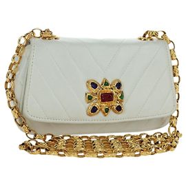 Chanel Vintage Gripoix Flap Leather Branco