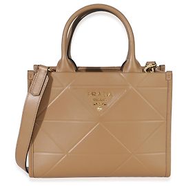 Mini tote Prada em couro de vitelo macio bege escuro Triangolo Symbole Marrom