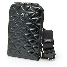 Prada Schwarze Patentleder Handy-Umhängetasche Schwarz
