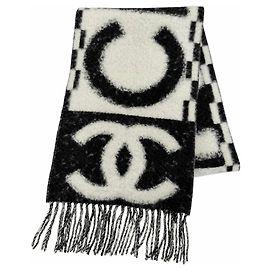 Stola Chanel in misto cashmere e seta Nero Bianco