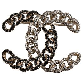 Broche Chanel Logo CC de Cadena con Strass Negro y Blanco Negro Blanco Gold hardware