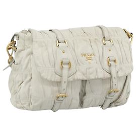 Bolsa de Ombro PRADA em Couro Branco Ouro Auth ka5003A Branco Dourado