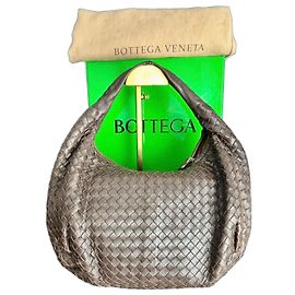 Bottega Veneta Bolsa Hobo Intrecciato em Couro Marrom Marrom