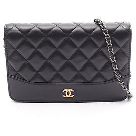 Chanel Gabrielle de Champagne Shoulder Bag Black
