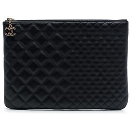 Chanel Black Medium Bi Quilted Lambskin O Case Clutch Preto