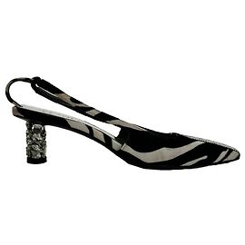 Escarpins slingback Tom Ford com estampa de zebra em camurça preto e branco Multicor