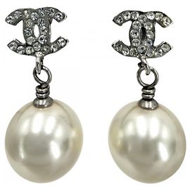 Orecchini a lobo Chanel Argento e Bianco Argento Bianco