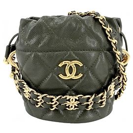 Bolsa de ombro Chanel em couro de vitelo granulado cáqui Caqui
