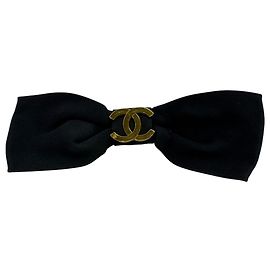 Fermaglio CHANEL Ribbon Logo Coco Mark Nero
