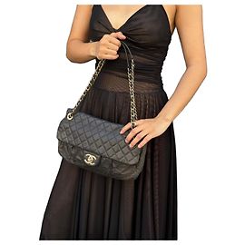 Borsa a tracolla Chanel Classic Jumbo in pelle trapuntata nera Nero