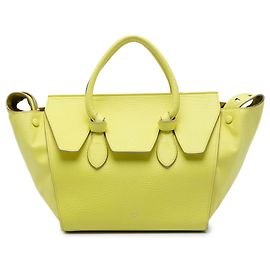 Céline Bolsa Celine Tie Knot em couro de bezerro granulado amarelo Small Amarelo