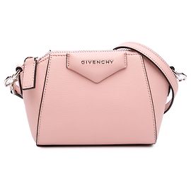 Givenchy Antigona Crossbody em couro de bezerro granulado nano rosa Rosa