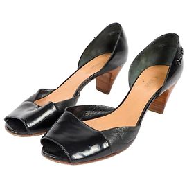 Chloé Black Patent Leather Peep-Toe Pumps Black