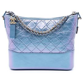 Borsa Chanel Blue Medium Gabrielle Hobo in agnello e vitello trapuntato iridescente Blu Blu chiaro