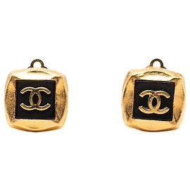 Boucles d'oreilles clips carrées Chanel Gold CC plaquées or et émail Doré