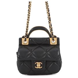 Bolsa de ombro Chanel em couro preto com corrente Preto