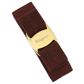 Clip per capelli Salvatore Ferragamo Valletta metallo Marrone Oro Auth BA13852V Marrone D'oro