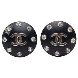Orecchini a clip tondi Chanel Coco Mark Nero