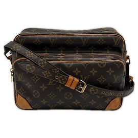 Bolsa de Ombro Louis Vuitton Monogram Nile Marrom Bege Monograma