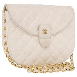 CHANEL Bolsa de Ombro Matelasse com Corrente em Pele de Cordeiro Branco Ouro CC Auth 190491 Branco Dourado