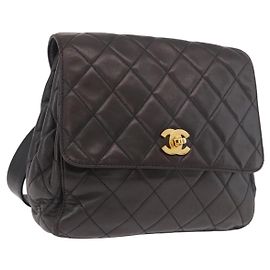 CHANEL Matelasse Rucksack Lammfell Gold Schwarz CC Auth 189824SAV Schwarz Golden