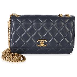 Chanel Blue gestepptes Lammleder All Slide Long Wallet On Chain Blau