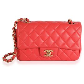 Mini bolsa tiracolo clássica retangular em pele de cordeiro acolchoada coral Chanel Rosa