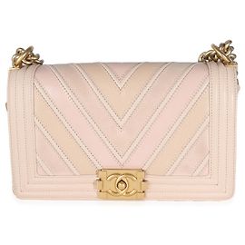 Bolsa Chanel Boy de tamanho Medium em caviar bege, camurça e pele de vitelo chevron Rosa Bege