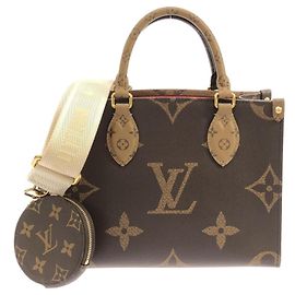 Handtasche Louis Vuitton Monogram Giant OnTheGo PM Braun