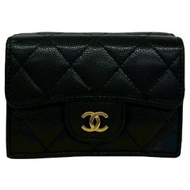 Portafoglio triplice Chanel Matelassé Coco Mark Nero