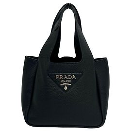 Prada Vitello Daino Mini Tote Bag mit Triangle Logo Hardware Schwarz