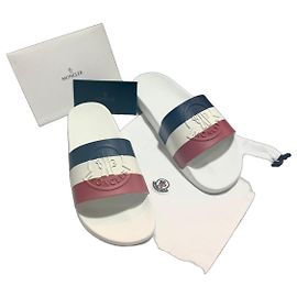Chanclas Moncler Logo Blanco Roja Azul