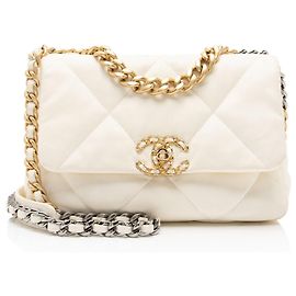 Bolsa de ombro Chanel Lambskin 19 Medium Flap Branco