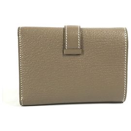 Hermès Cartera compacta de tres pliegues Hermes Bearn en Etoupe Gray Gris pardo