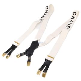 Suspensor de couro Chanel 97P com design de logotipo Preto Branco