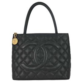 Tote Medallion Chanel Matelassé Caviar Negro