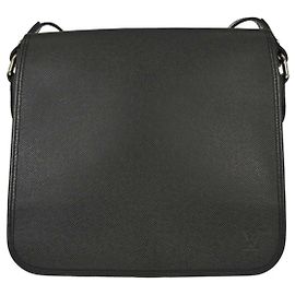 Louis Vuitton Andrei Messenger Taiga Leather Noir