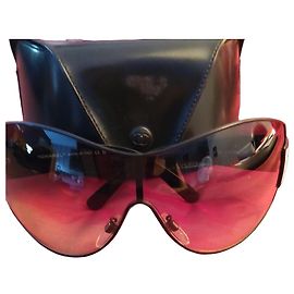 Óculos de sol Chanel Preto