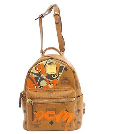 Mochila MCM em PVC marrom com logotipo Marrom