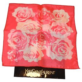 Lenço de seda Yves Saint Laurent com rosas Rosa Branco Outro