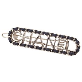 Clip per capelli Chanel Gold in agnello placcato oro con logo Allure D'oro Altro