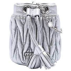 Borsa a secchiello Miu Miu Silver Mini Metallic Matelasse Nappa Crystal Chain Argento