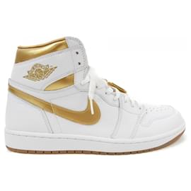 Autre Marque Baskets Nike Jordan Blanc Autre