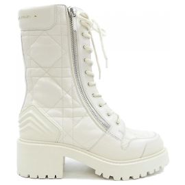 Christian Dior Cannage gesteppte Kalbsleder-Stiefel Weiß