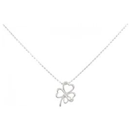 Autre Marque Platinum Diamond Clover Necklace Silvery