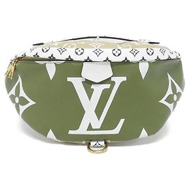 Bolsa de Ombro Louis Vuitton Monogram Giant Bumbag Verde Caqui