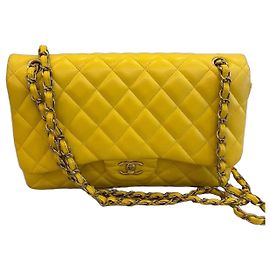 Chanel Classic Flap Bag medium aus gestepptem Lammleder gelb Gelb