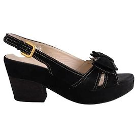 Saltos Prada em pele preta Preto
